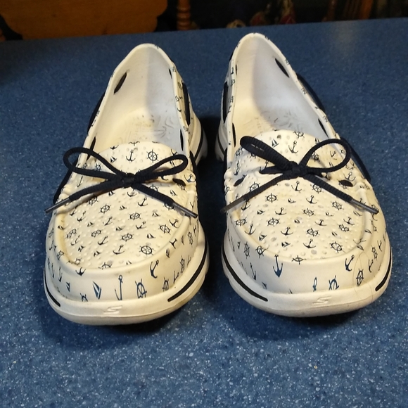 Cali gear Skechers - Picture 2 of 5